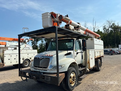 Altec LRV55 55 ft on International 4400 SBA 4x2 Forestry شاحنة دلو