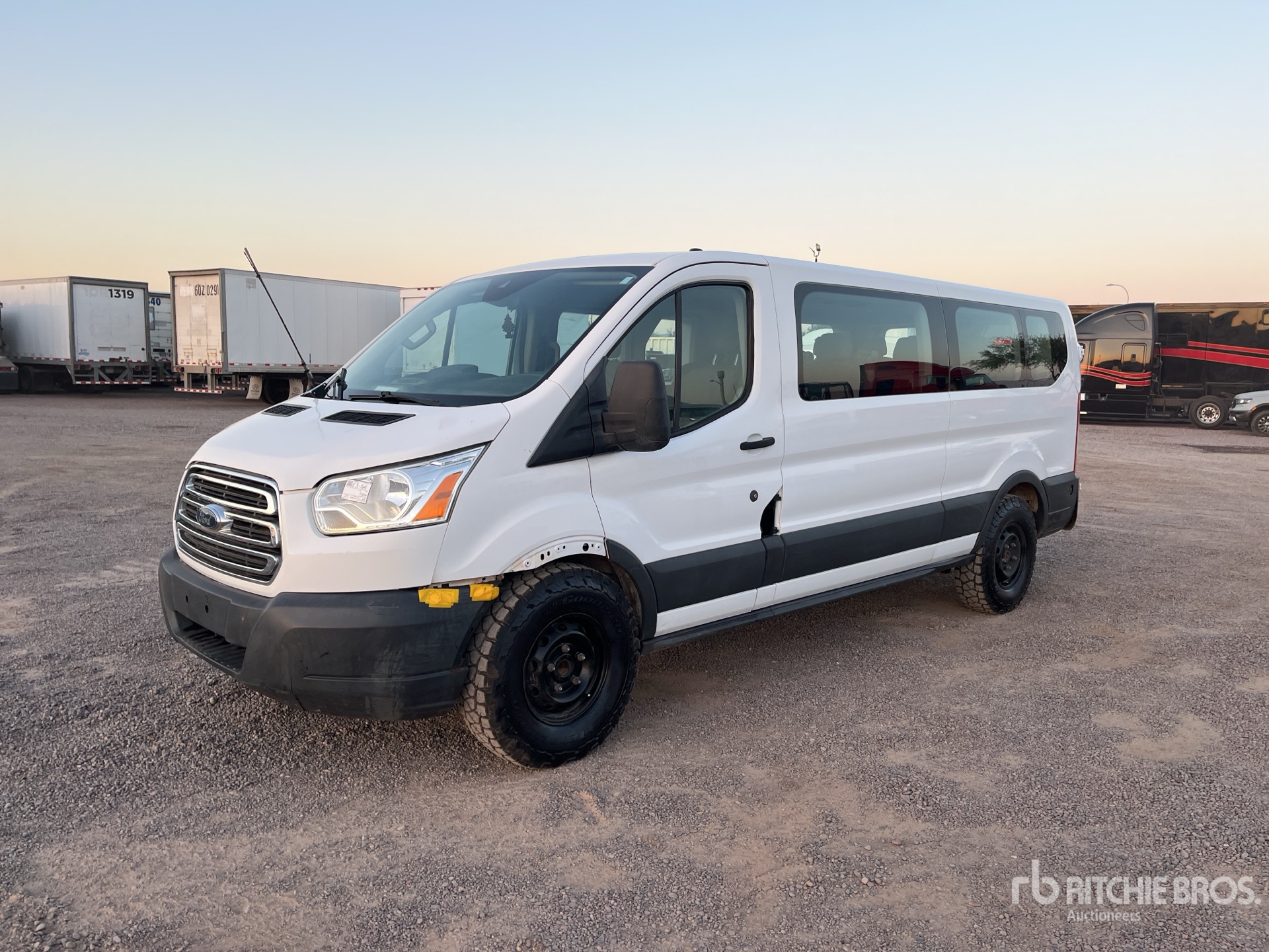 2017 Ford Transit 350 XLT 14 Passenger Van
