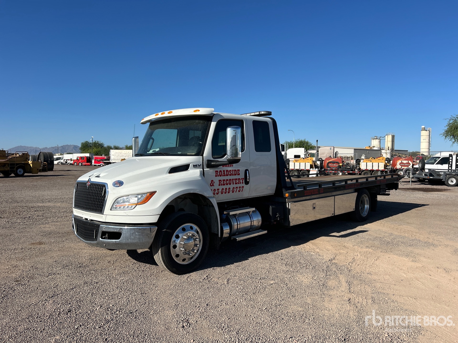 2024 International MV607 4x2 Extended Cab Schiebeplateauschleppwagen