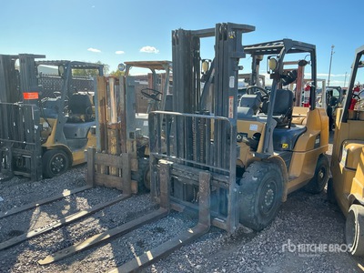 2017 Cat DP40N1 6500 lb Heftruck