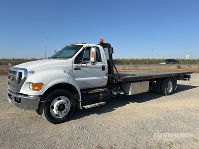 2015 Ford F-750 4x2 Rollback Truck