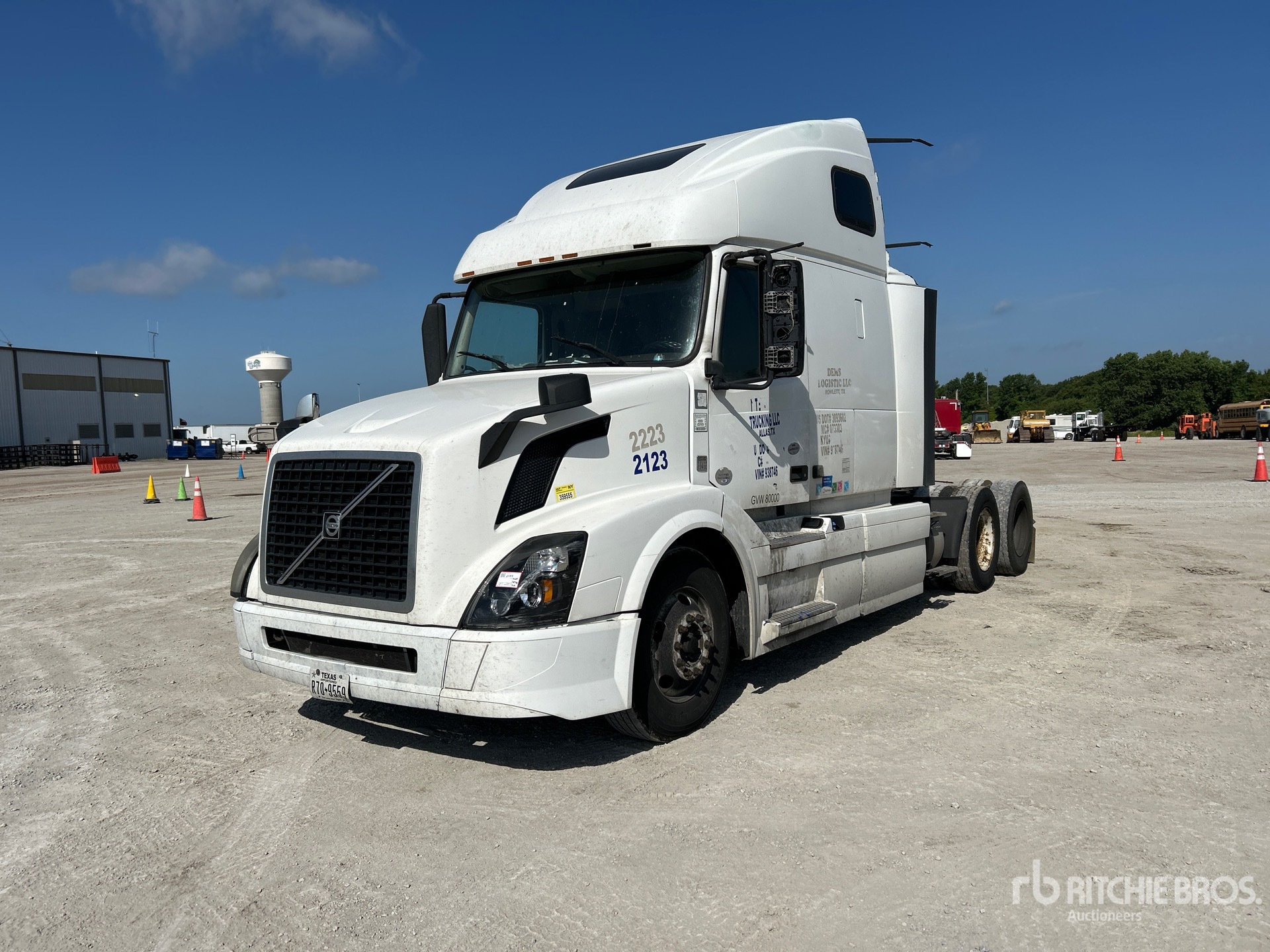 2016 Volvo VNL670 6x4 T/A Sleeper Truck Tractor