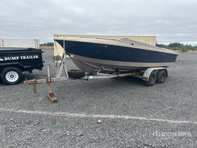 1972 Century 22 ft Fishing Boat w/ Trailer