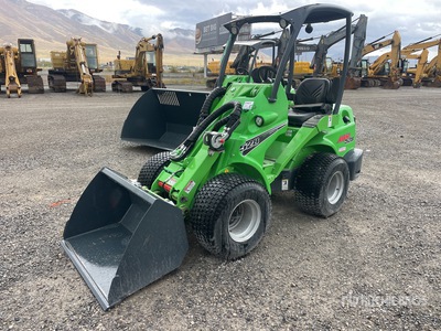 2023 Avant 528 Pala gommata