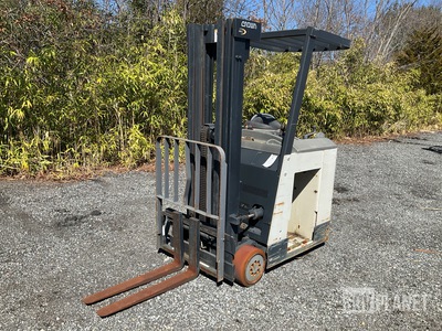 Crown RC3020-35 Electric Forklift