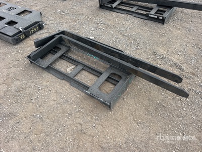 2025 GIYI GY-DHC 59 in Skid Steer Forks (Unused)