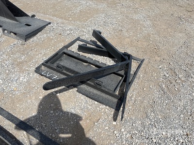 2025 GIYI GY-XHC 30 in Mini Skid Steer Forks (Unused)