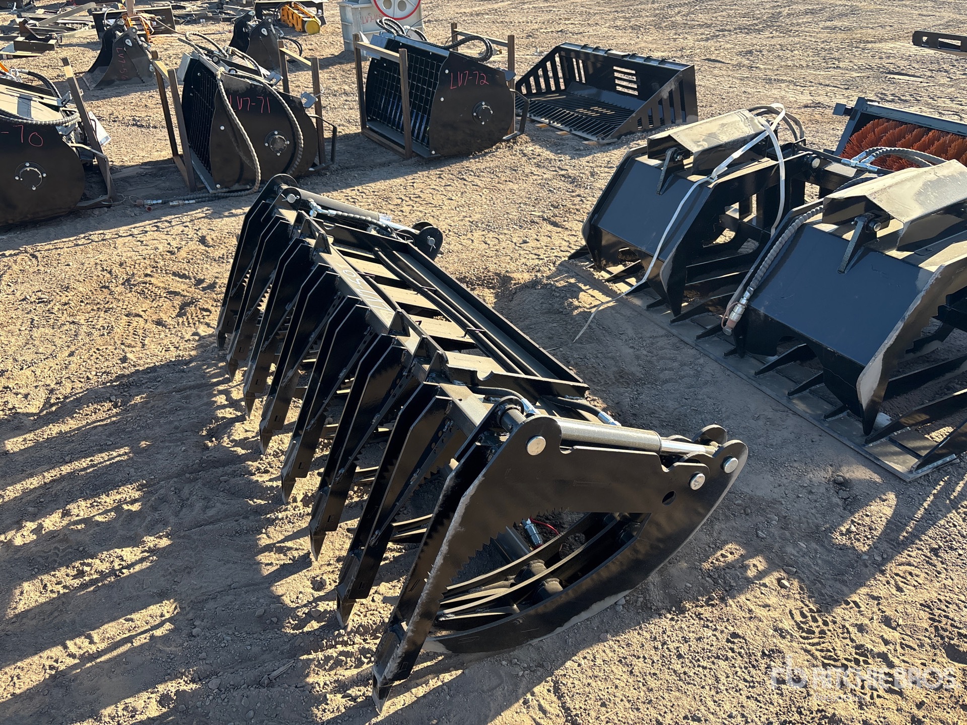 2025 GIYI GYCLG72C Skid Steer Grapple (Unused)
