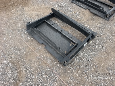 2025 GIYI GY-XHC 29 in Mini Skid Steer Forks (Unused)