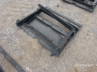2025 GIYI GY-XHC 29 in Mini Skid Steer Forks (Unused)