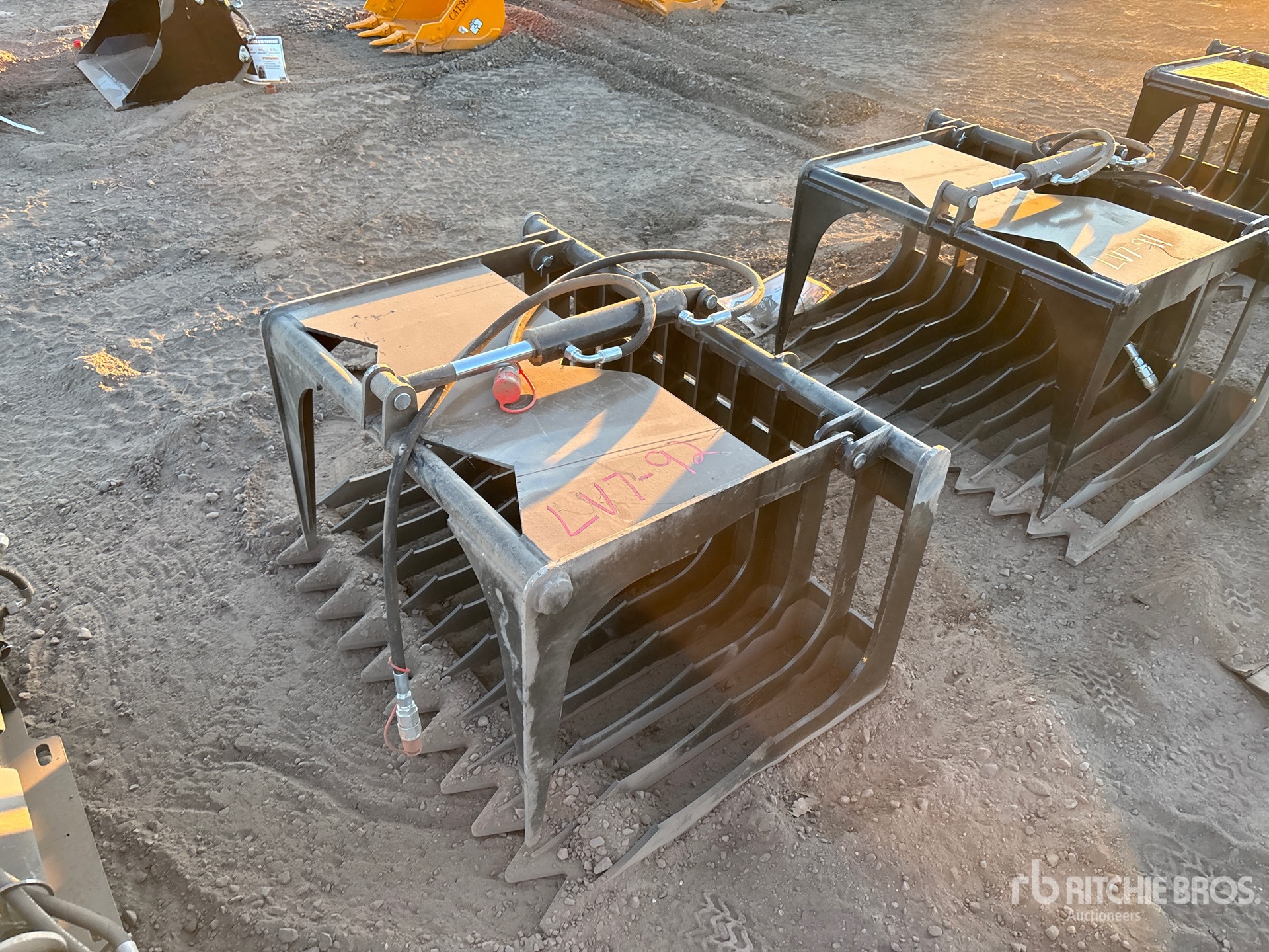 2025 GIYI GY-HWG44C Mini Skid Steer Grapple (Unused)