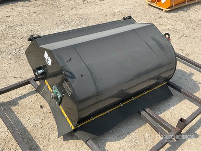 2025 GIYI BS43 1140 mm Mini Skid Steer Sweeper (Unused)