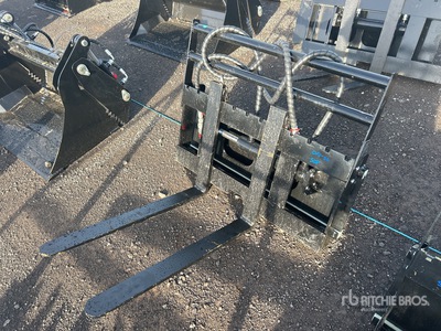 2025 GIYI GY-CYHC 760 mm Mini Skid Steer Forks (Unused)