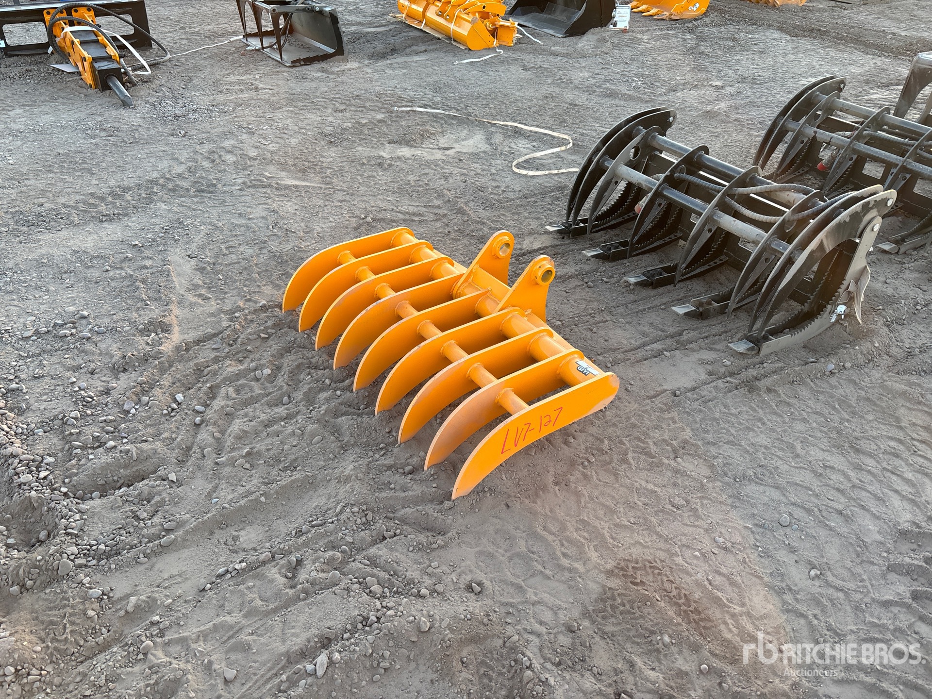 2025 GIYI 44 in Excavator Rake - Fits Cat 305 (Unused)