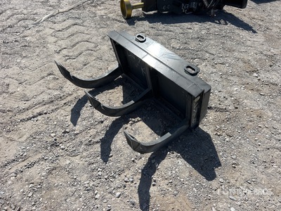 2025 GIYI GY-TRP12 24 in Mini Skid Steer Ripper Scarifier (Unused)