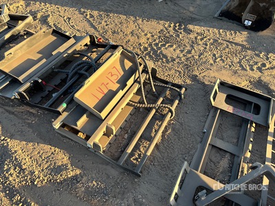 2025 GIYI GY-CYHC Mini Skid Steer Forks (Unused)