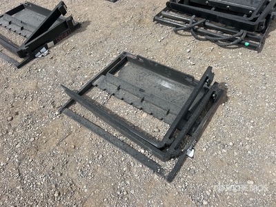 2025 GIYI GY-XHC 29 in Mini Skid Steer Forks (Unused)
