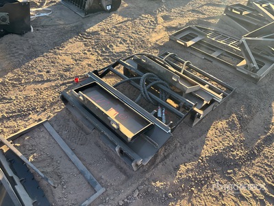 2025 GIYI GY-CYHC Mini Skid Steer Forks (Unused)
