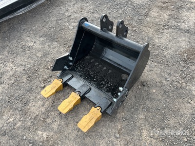 GIYI 450 mm Digging Excavator Bucket - Fits 1 - 3 ton (Unused)