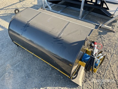 2025 GIYI GY-BS43 1000 mm Mini Skid Steer Sweeper (Unused)