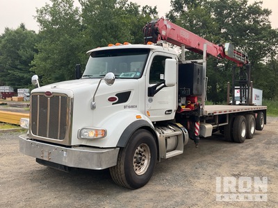 2013 Fassi F330SE 5950 lb Articulated Boom on 2016 Peterbilt 365BTW 8x4 Camion à Fèche