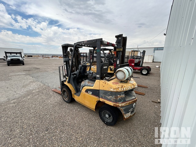 MONTACARGAS CATERPILLAR P6000