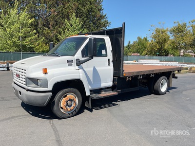 2007 GMC C5500 4x2 Flatbed Dump Truck
