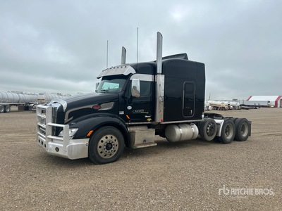 2016 Peterbilt 587 8x4 T/A Slaapcabine Trekker