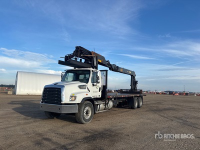 Heila HWR360 6150 lb Articulated Boom on 2013 Freightliner 114SD 6x4 ブームトレーラー