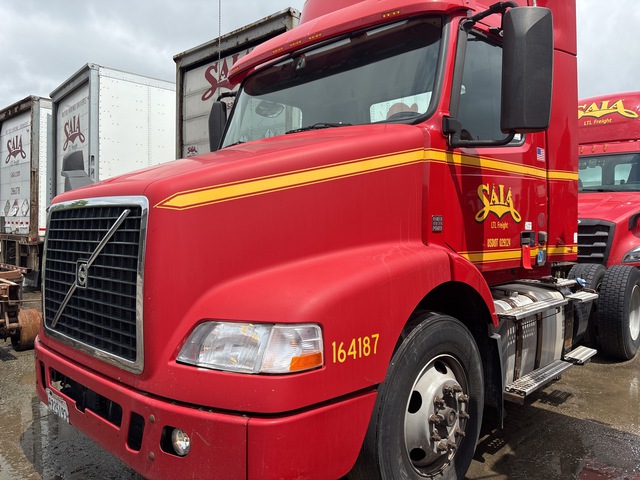 2016 Volvo VNM42T 4x2 S/A Day Cab Truck Tractor