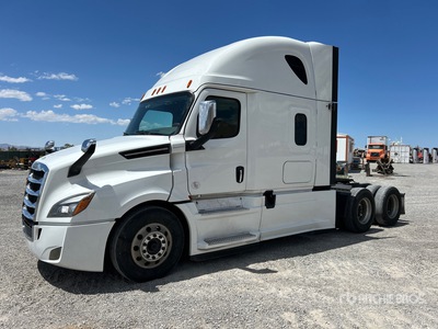 2018 Freightliner Cascadia 126 6x4 Ciągnik siodłowy T/A z kabiną sypialną