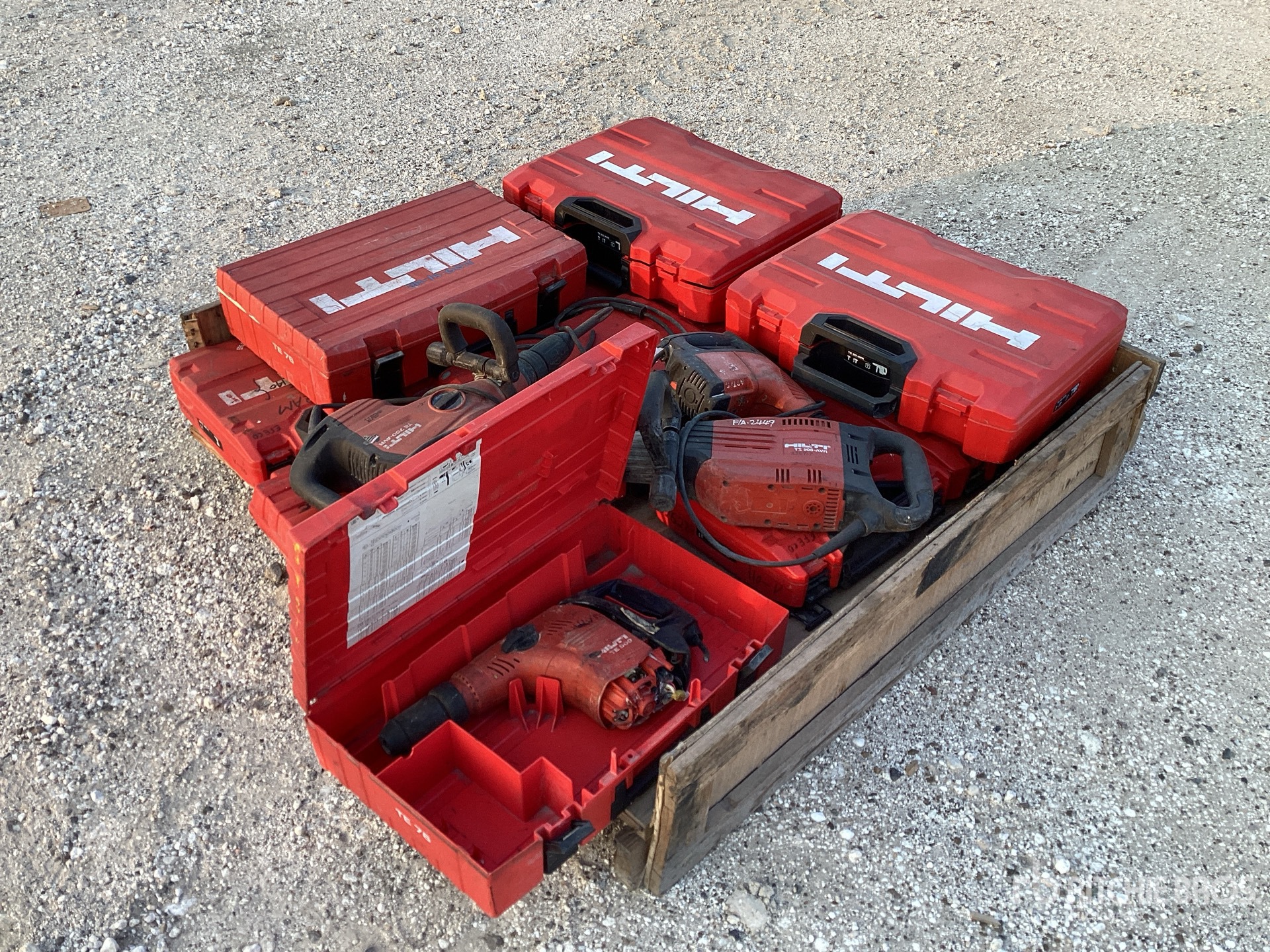 Hilti Quantity of (15) Hilti Demolition Jack Hammers Divers - Outils à main