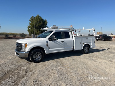 2017 Ford F-350 XL 4x2 Extended Cab Utility Truck
