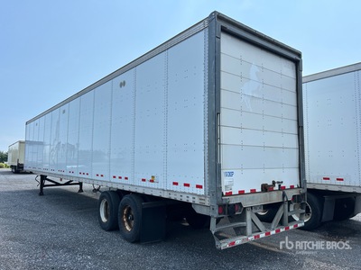 2015 Vanguard 53 ft x 102 in T/A Remolque de furgoneta