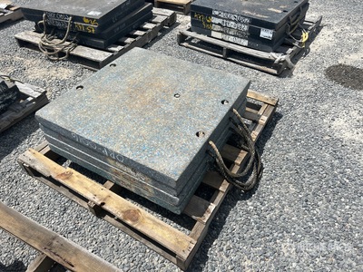 Quantity of (4) 2011 1580/80S Outrigger Pads