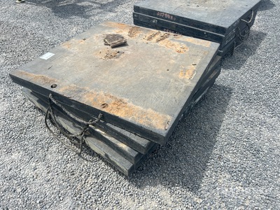 Quantity of (4) 2011 1580/80S Outrigger Pads