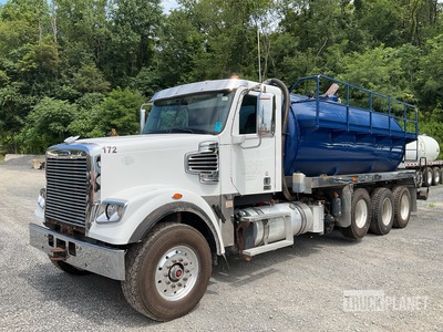NVE on 2019 Freightliner 122SD 8x4 Tri/A, Day cab Vakuumtankwägen