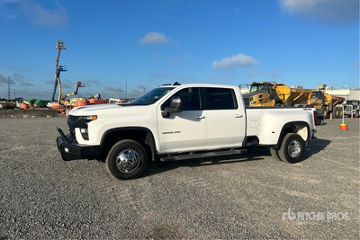 2022 Chevrolet Silverado 3500HD LT 4x4 Crew Cab Pickup