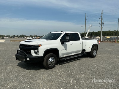 2022 Chevrolet Silverado 3500HD LT 4x4 Crew Cab Pickup