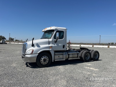 2014 Freightliner Cascadia 125 6x4 T/A Day Cab Truck Tractor