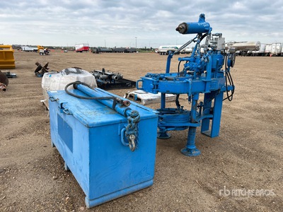 2002 Farr LW7000 Tongs