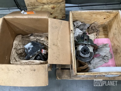 (2) Oshkosh 3014086 Rear Differentials