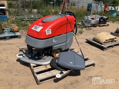 Minuteman E33 Floor Scrubber