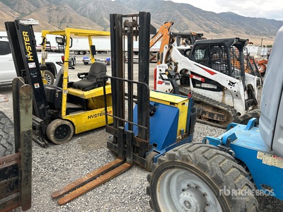1999 Blue Giant BGL-30-130 3000 lb Apilador Eléctrico