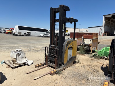 2014 Yale NR045EBNS36TE110 4500 lb Montacargas Eléctrico