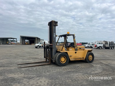 1978 Cat V300 25000 lb Pneumatic Tire Carretilla Elevadora