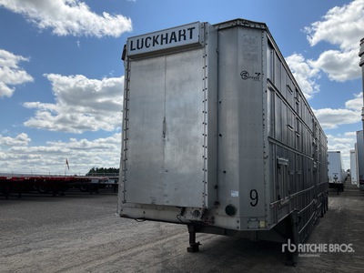 2015 Barrett 53 ft Tri/A Eagle Livestock Trailer (Inoperable)