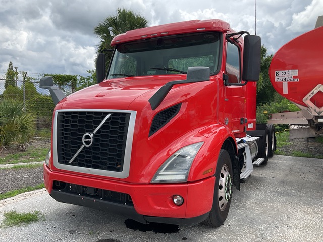 2020 Volvo VNR 6x2 T/A Day Cab Truck Tractor