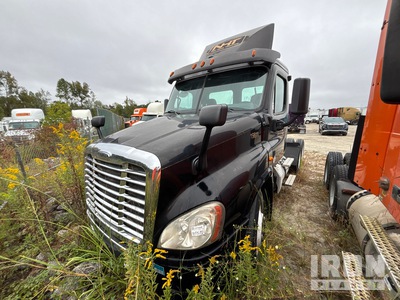 2015 Freightliner Cascadia 125 6x4 Cabeza Tractora Cabina Corta (Inoperable)