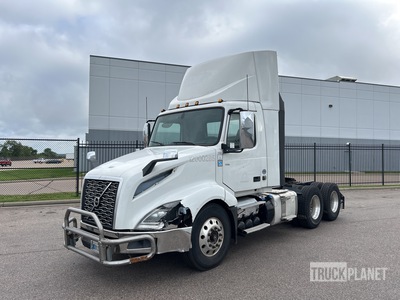 2020 Volvo VNL 300 6x4 T/A Day Cab Truck Tractor
